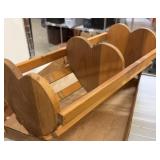 Wooden Heart Motif Tabletop Holder