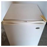 Avanti Mini Refrigerator 27x20x20 Inches