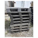 8 PLASTIC HEAVY DUTY PALLETS 40" X 48"