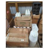 WHITE PLASTIC POTS AND TRAYS