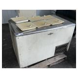 FRIGIDAIRE COMMERCIAL CHEST FREEZER