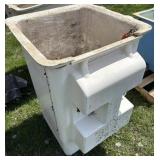 MAN BUCKET FOR A BUCKET TRUCK