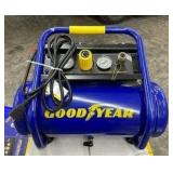 GOOD YEAR 2 GAL OIL FREE AIR COMPRESSOR