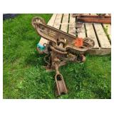 F.E. MYERS & BRO SURE GRIP HAY TROLLEY