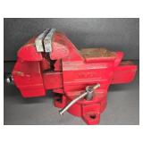 WILTON BENCH VISE, 5 1/2" MOUTH
