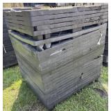 26 LIGHT- MEDIUM DUTY PLASTIC PALLETS, 27" X 49"