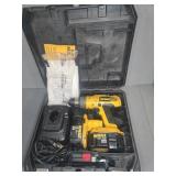 DEWALT 4.4 CORDLESS DRILL SET