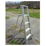 WERNER 5FT. ALUMINUM STEP LADDER