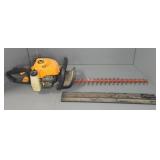 POULAN PRO PP2822 HEDGE TRIMMER - 2 CYC GAS