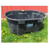 RUBBERMAID 100 GALLON WATER TROUGH (CRACKED)
