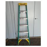 WERNER 6 FT FIBERGLASS LADDER