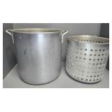 ALUMINUM POT AND BASKET
