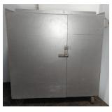 METAL TRAY CART ON WHEELS
