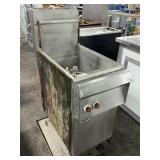 COMMERCIAL DEEP FRYER ON WHEELS