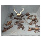 (11) TRAPS, SET OF DEER ANTLERS