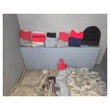 CAMOFLAUGE AND WOOL HUNTING CLOTHING
