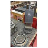 MACHINE VISE W/ SWIVEL BASE