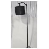 BLACK FLOOR LAMP