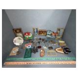 COLLECTIBLE ASSORTMENT