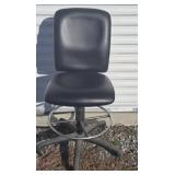 COUNTER HEIGHT OFFICE CHAIR