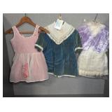 VINTAGE CHILDRENS / DOLL CLOTHING