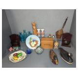 BOOKENDS, WIND-UP TOY DOG, GLASS, COLLECTIBLES