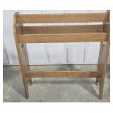 WOODEN QUILT STAND