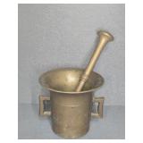 BRASS MOTOR AND PESTLE