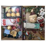 VINTAGE CHRISTMAS ORNAMENTS AND DECORATIONS