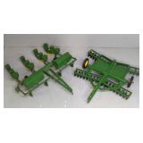 ERTL JOHN DEERE DISC & 4-ROW CORN PLANTER DIE-CAST