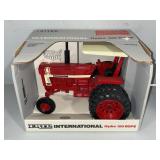 ERTL INTERNATIONLA HYDRO 100 TRACTOR DIE-CAST