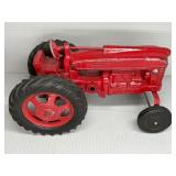 HUBLEY FARMALL M TRACTOR DIE-CAST