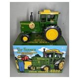 ERTL JOHN DEERE 4520 TRACTOR DIE-CAST