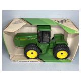 ERTL JOHN DEERE 8760 4WD W/CAB DIE-CAST