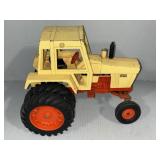 ERTL CASE 1070 AGRI KING TRACTOR W/CAB DIE-CAST