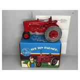 ERTL 1991 FARMALL SUPER M-TA DIE-CAST