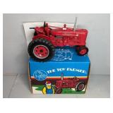 ERTL FARMALL SUPER MTA TRACTOR DIE-CAST