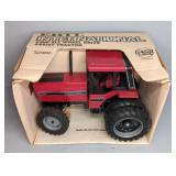 ERTL INTERNATIONAL 5488 AWD ASSIST TRACTOR