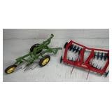 TRU SCALE JOHN DEERE PLOW, MCCORMICK DISC