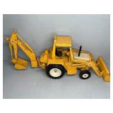 ERTL IH TRACTOR/LOADER/BACKHOE DIE-CAST