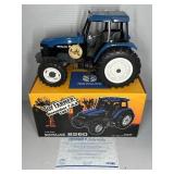 ERTL 1997 NEW HOLLAND 8260 TRACTOR DIE-CAST