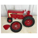 ERTL FARMALL 806 TRACTOR DIE-CAST, AS-IS