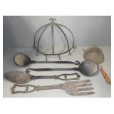 CAST IRON COOKING TOOLS AND RACK