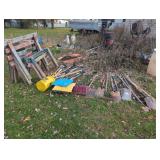 GROUP OF GARDEN/STICK TOOLS, SAWHORSES