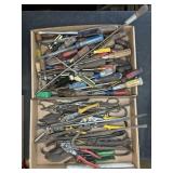 GROUP OF SHOP SNIPS, DRIVERS, TONGS