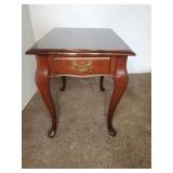 END TABLE W/ 1 DRAWER