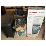 SMALL SHOP VAC, HUMIDIFIER, PAPER SHREDDER