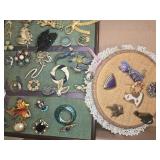 PINS/BROOCHES
