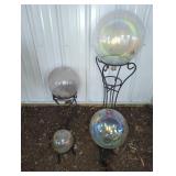 4 CLEAR/ IRIDESCENT GAZING BALLS (MIXED SIZES)