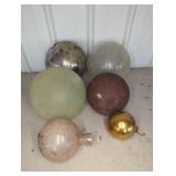 6 GLASS AND METAL GAZING BALLS